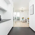公寓 Elegancki Z Parkingiem By Renters