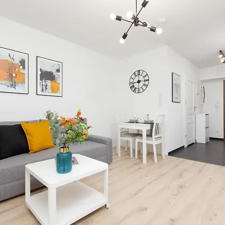 Elegancki Z Parkingiem By Renters Daire *