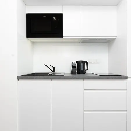 Elegancki Z Parkingiem By Renters Varşova